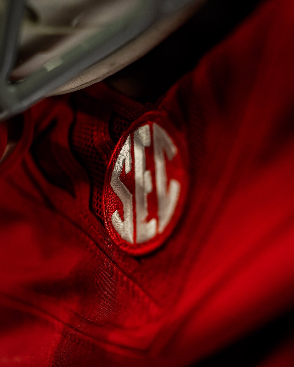 AlabamaFTBL's tweet photo. 🔴🔴⚪️ https://t.co/V2msiVlKui
