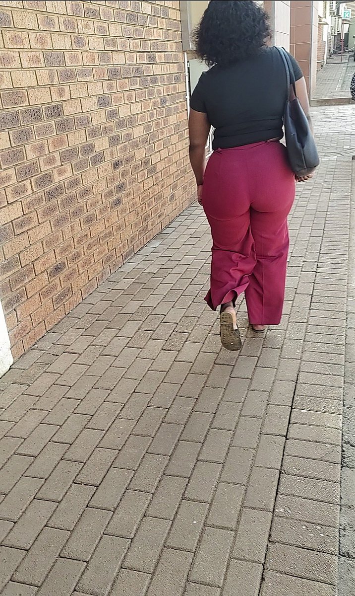 PSagen's tweet photo. #candidass #africa https://t.co/k8s0YAxDj8