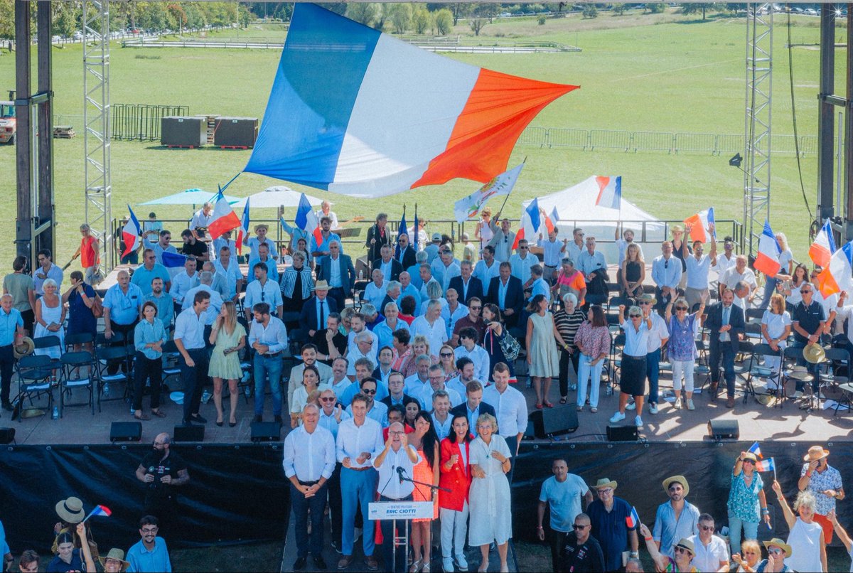 eciotti's tweet photo. Merci à nos parlementaires et élus de l’union des droites et des patriotes pour leur soutien et leur mobilisation. 

Ensemble nous préparons le grand redressement de la France. https://t.co/Rw4L7gINtI