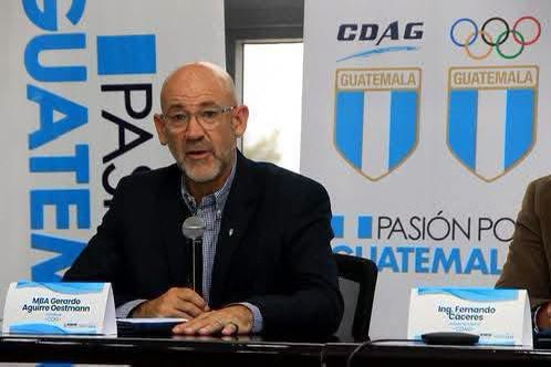 5toPoderSM's tweet photo. LOS LADRONES DEL DEPORTE 

Francisco Ardon, de muerto de hambre como mal cronista deportivo, y director de la radio oficial TGW, llegó a ser presidente de la Confederación Deportiva Autónoma de Guatemala - CDAG, principal responsable de la destrucción del estadio  Doroteo Guamuch junto con la clica que lo apoya dirigida por Gerardo Aguirre. 

CONTINUARÁ…