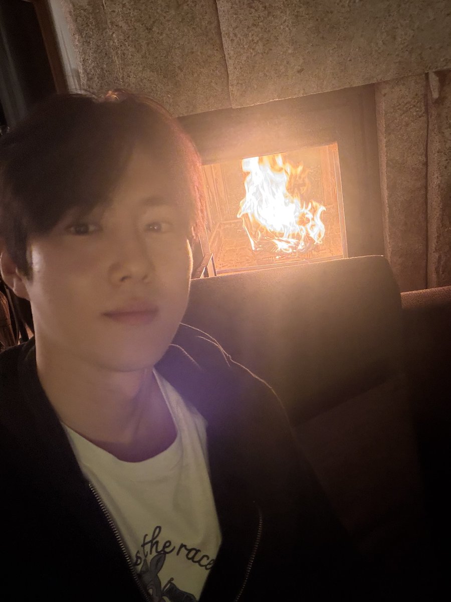 SUHOLOOK's tweet photo. 260905 | SUHO bubble update 
#SUHO #수호 #スホ #金俊勉 #EXO https://t.co/dBdwt8W4Rt
