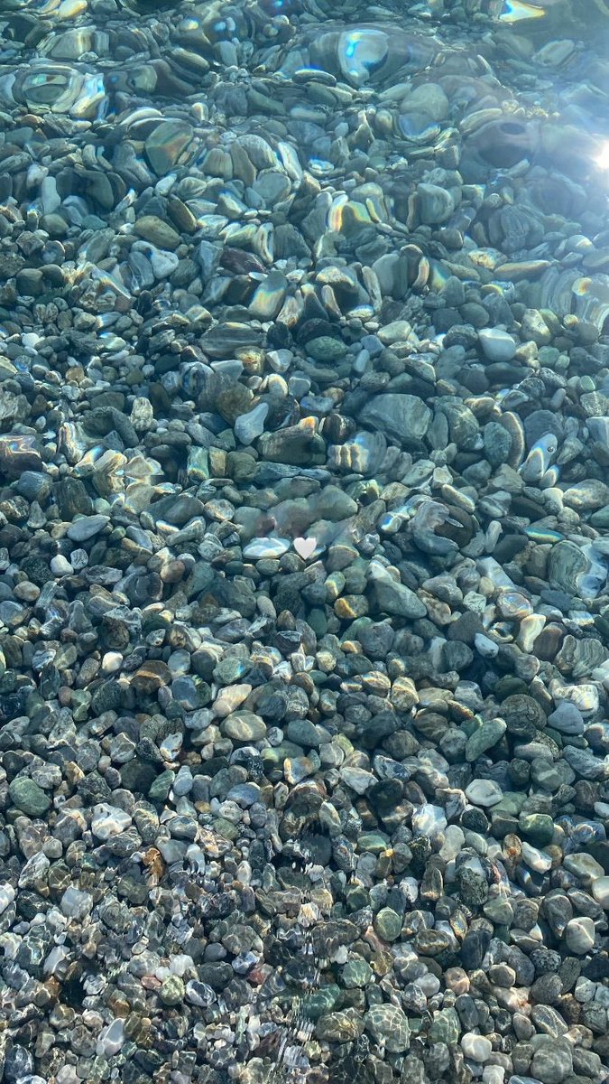 lunecrumbss's tweet photo. Crystal clear waters https://t.co/mcNC5xG72y