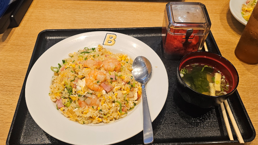 taepal23224's tweet photo. 그거랑 별개로 일식은 나랑 잘 안맞는듯 ㅋㅋㅋ
일본식 중화요리 볶음밥이 제일 맛있다.. https://t.co/lFFz6yTtmr