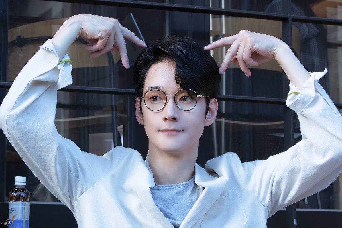 tarae_pic's tweet photo. 260905 뮤지컬 브라더스 까라마조프
퇴근길

이반 役 #임강성 배우님

₍^. .^₎⟆ https://t.co/ZheHKR6ARg