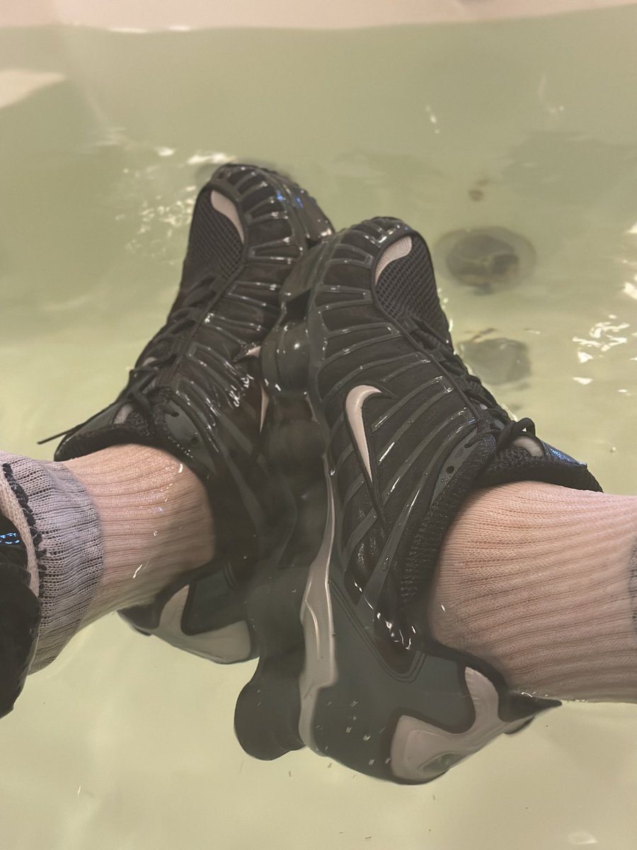 slavic_WAM's tweet photo. My new shox https://t.co/trofvFIGFY