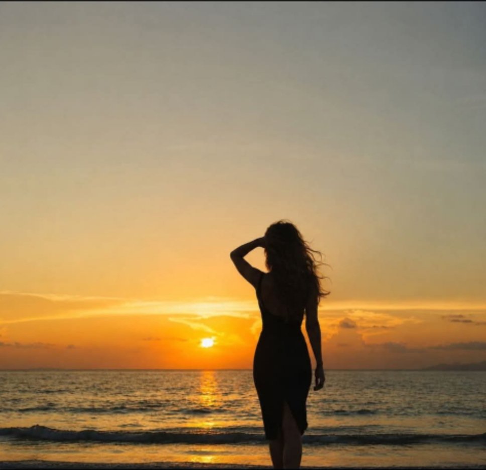 fe_nia_'s tweet photo. "....Εκεί σε μια γωνιά της ψυχής μου
υπάρχει μια θέση που κρατάω όλα τα πολύτιμα,… ❤️

Μία θάλασσα δρόμος...🌊 https://t.co/jQEF0kPFw2