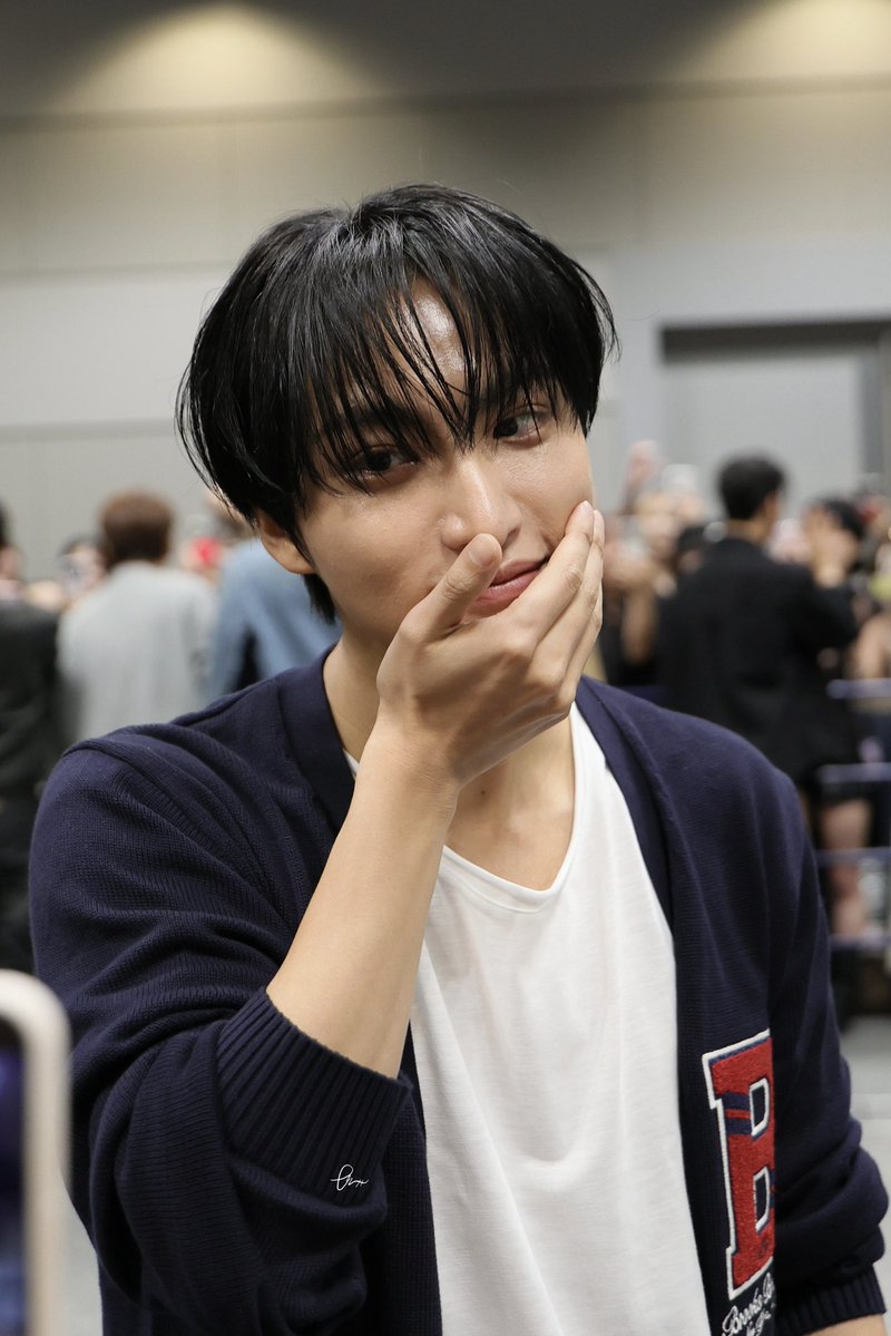 randomr22's tweet photo. This bunny is way too cute 🐰🩶 https://t.co/60QDnJhZzs