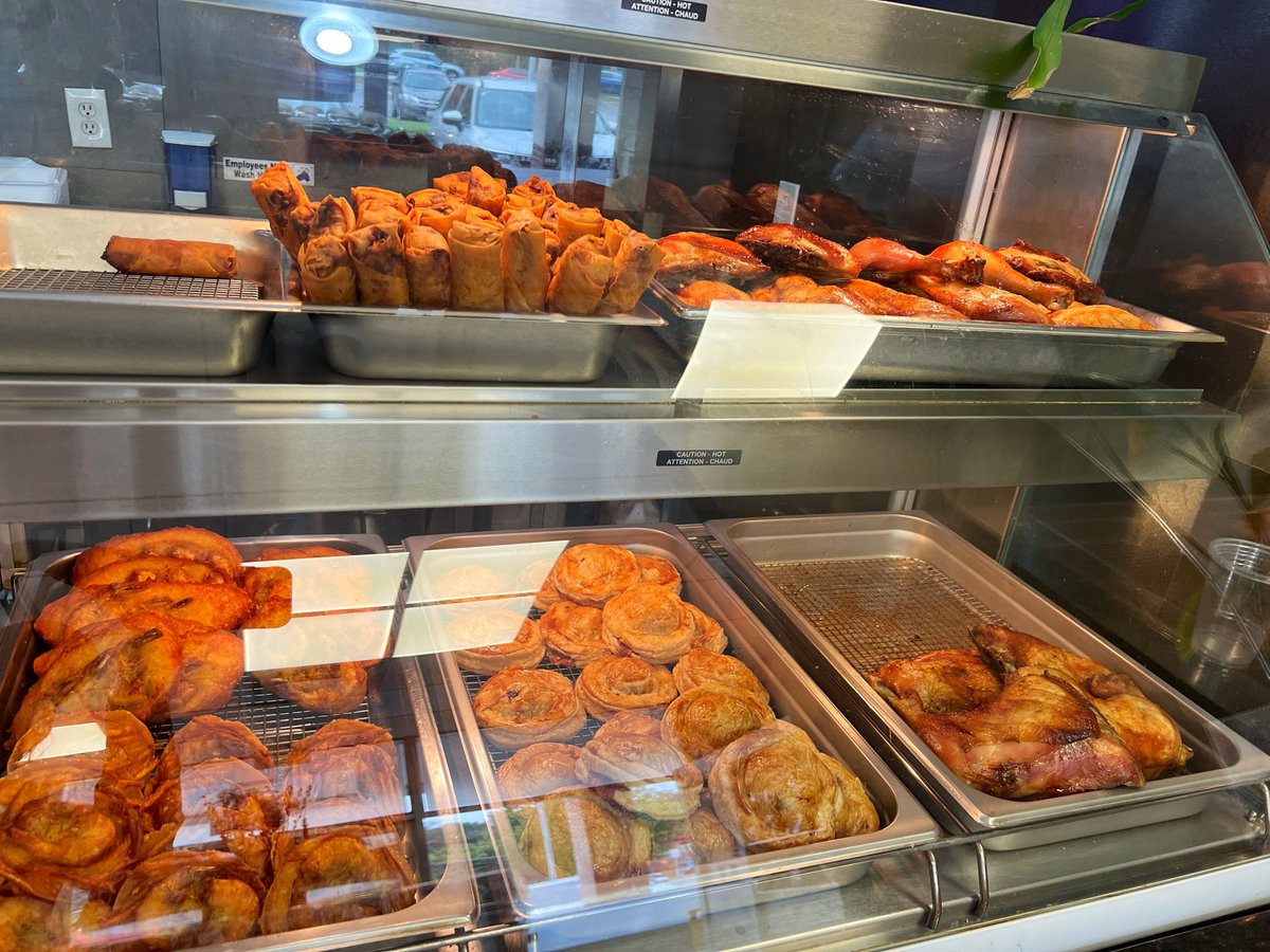 LeighTobes's tweet photo. Ba Le, Graham road—mandatory stop for egg rolls (pork, cha gio). Extra fish sauce, please!🙏 Don’t sleep (for real) on the Vietnamese iced coffee here; #Matcha from home😊 #PreciousCargo #HappyLaborDay🎊 https://t.co/NwwUwViRyb