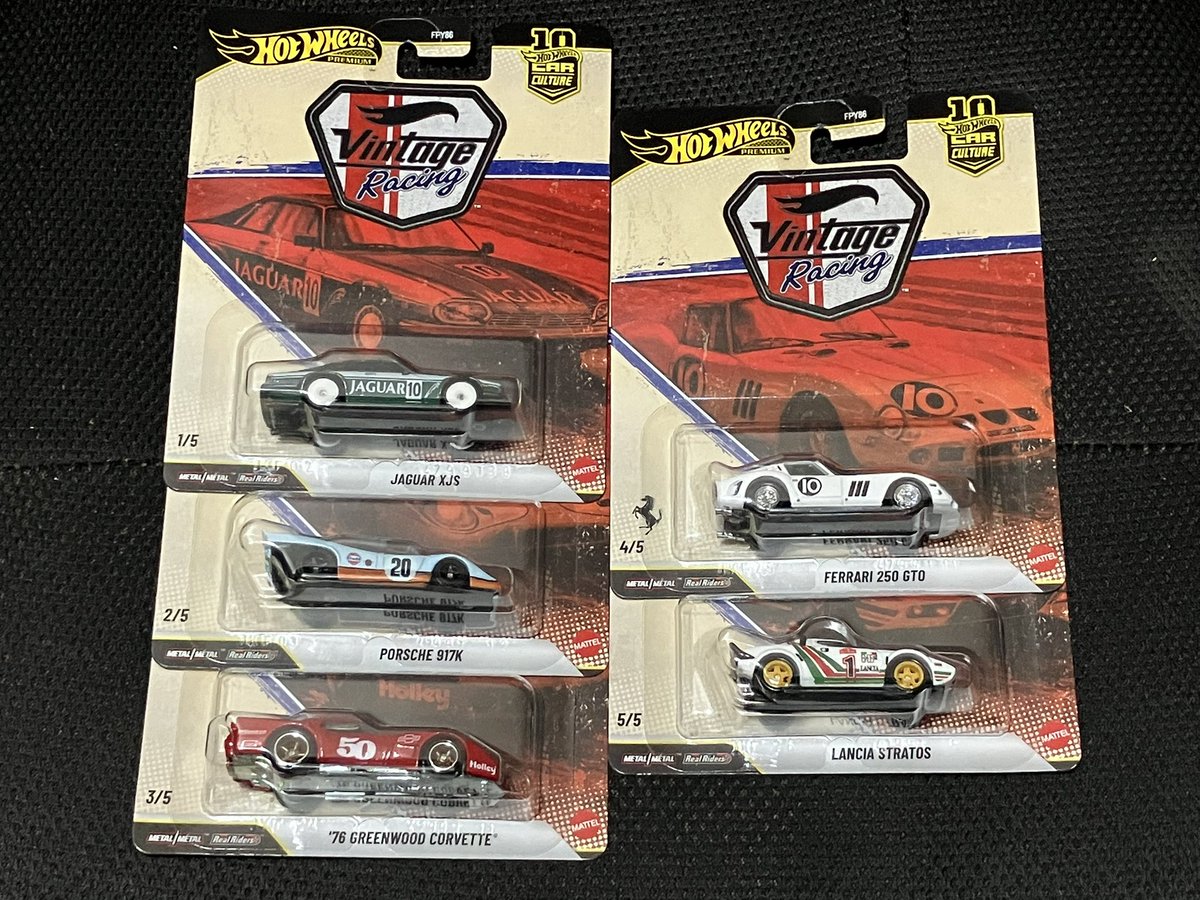 Shion_Rg228's tweet photo. 今日のミニカー収集。買いすぎ。
今月のベーシックはいつもより増してSTH獲得報告が多かった気がします。そしてTHはどこに行った？ インプレッサは来月に賭けるのみ。
一方のヴィンテージレーシングも全種買い安定のラインナップ。割と余裕で買えてよきです #ホットウィール https://t.co/SFLrcpKOYe