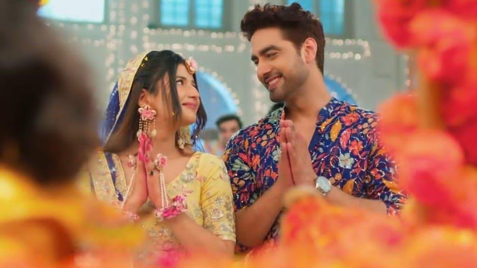 Abhimaanmagical's tweet photo. Abhimaan and janmastami has some special connection fr 
Abhimaan every janmastami has something magical and beautiful in its own way 
They are so happy with eo and smiling make me happy too
#SeptemberBelongsToAbhiMaan #JanmashtamiWithAbhiMaan #AbhiMaan https://t.co/VpqQUeJoMP