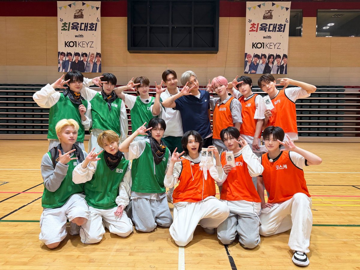 EXOLINTL9's tweet photo. [05/09/26] KO1KEYZofficial MnetM2 YouTube Update with #CHANYEOL

📸

#최씨크루 KO1KEYZ Summer Special Episode
Thank you so much!!!!!!!!!!!!

I had the opportunity to appear on “Choi’s Crew”.
Thank you very much!

🍀⚾️🏃‍♂️🌟⚽️🐲🥔⚡️🍎🍰🎀🚀

🔗 https://t.co/vkcTF2UbbS

#EXO #엑소 #weareoneEXO @weareoneEXO