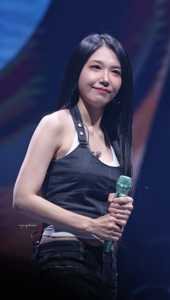 anjoupikachu's tweet photo. 260905 HER VOICE in Kaohsiung

#Apink #에이핑크 #파도 @Apinkjej 
#HerVoice #無所畏懼的女聲
#정은지 #은지 #Eunji #ウンジ https://t.co/z63hTTyckZ