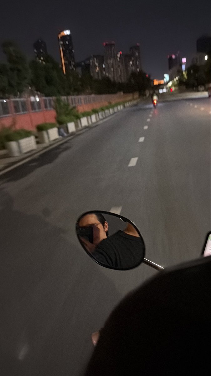 Copper_phrt16's tweet photo. เฮีย แบตพี่จะหมดแล้ว เดียวถึงบ้านง้อต่อนะ https://t.co/8k2ZrHbxUn
