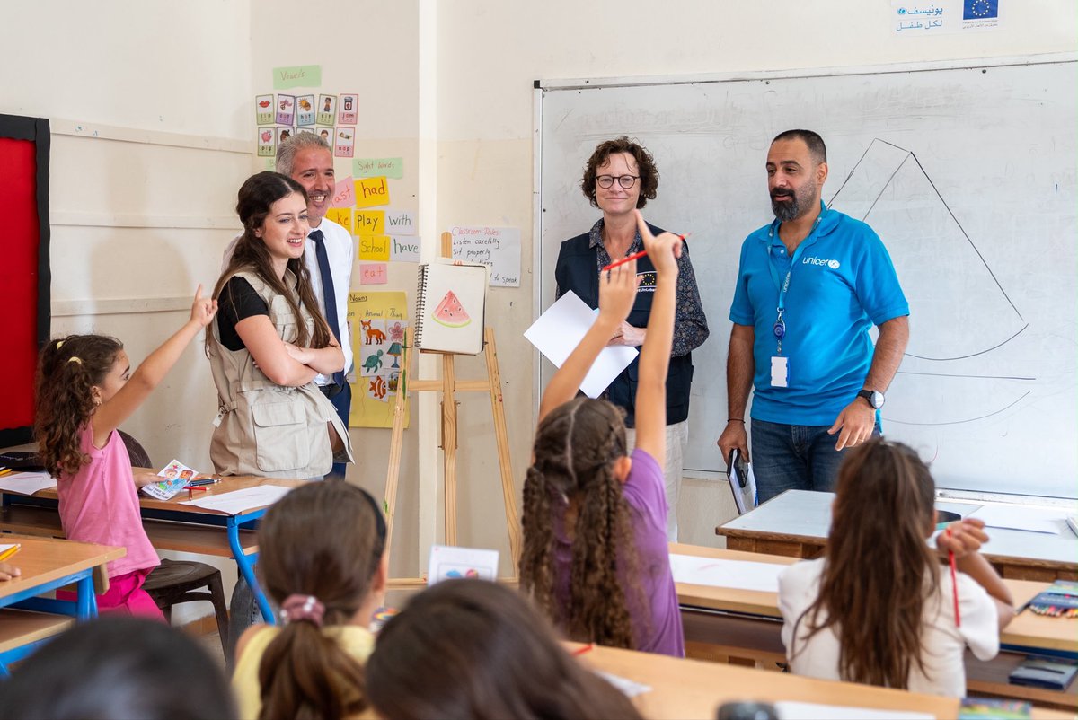 H_Trautmann1's tweet photo. Visiting a school in southern #Lebanon is a powerful reminder of how deeply displacement affects 👧🏻 👦🏼. Their education and wellbeing should never be casualties.
The EU supports access to basis services and helps build hope and resilience for the future. 🇪🇺🇱🇧 https://t.co/UA37vfHzcS