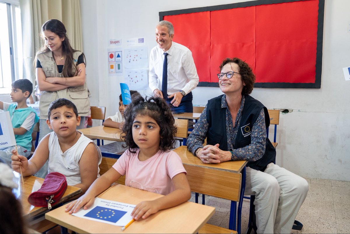H_Trautmann1's tweet photo. Visiting a school in southern #Lebanon is a powerful reminder of how deeply displacement affects 👧🏻 👦🏼. Their education and wellbeing should never be casualties.
The EU supports access to basis services and helps build hope and resilience for the future. 🇪🇺🇱🇧 https://t.co/UA37vfHzcS