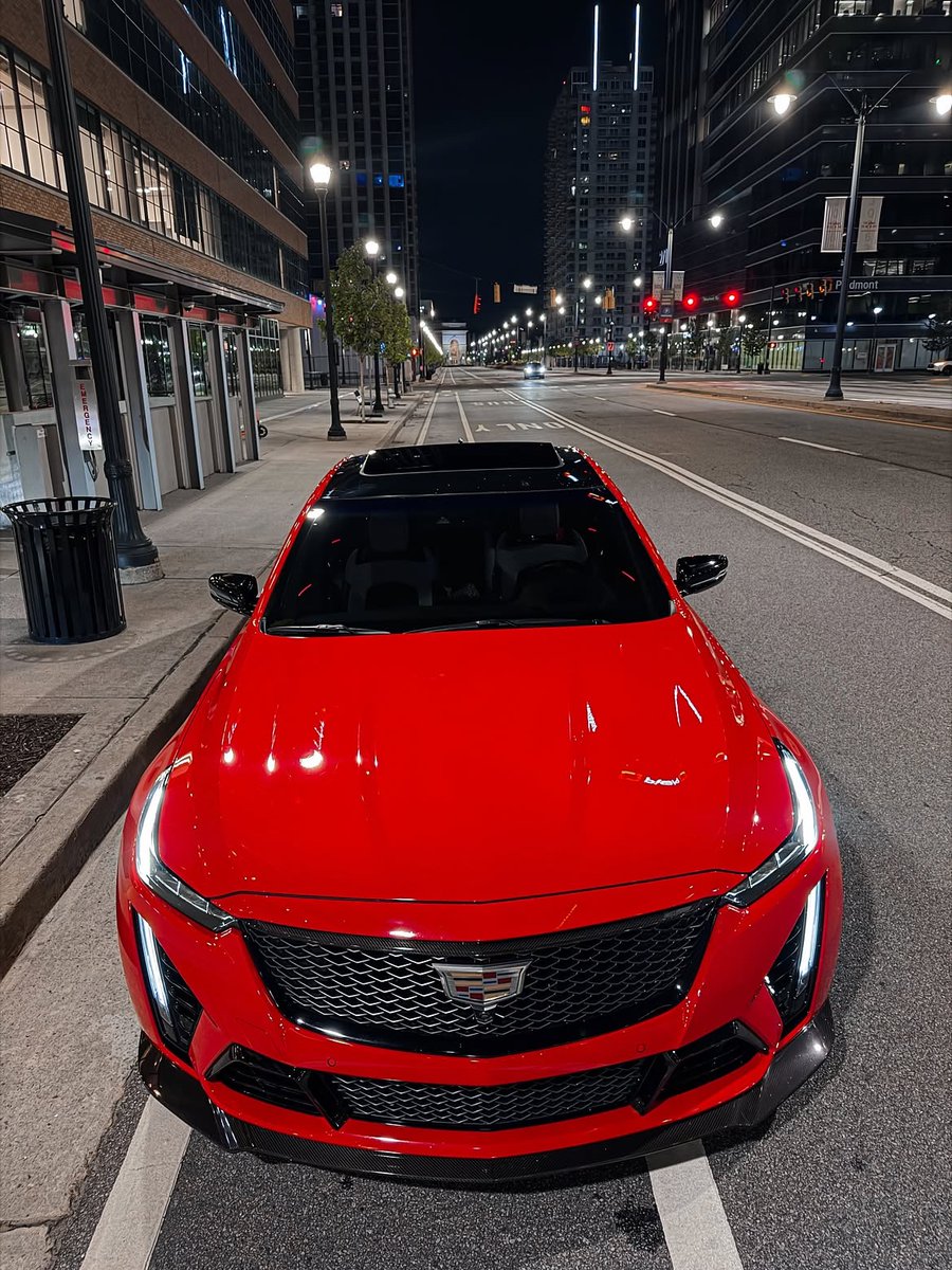 TheAutoHub's tweet photo. Cadillac CT5-V Blackwing https://t.co/D4BDuLUbtG