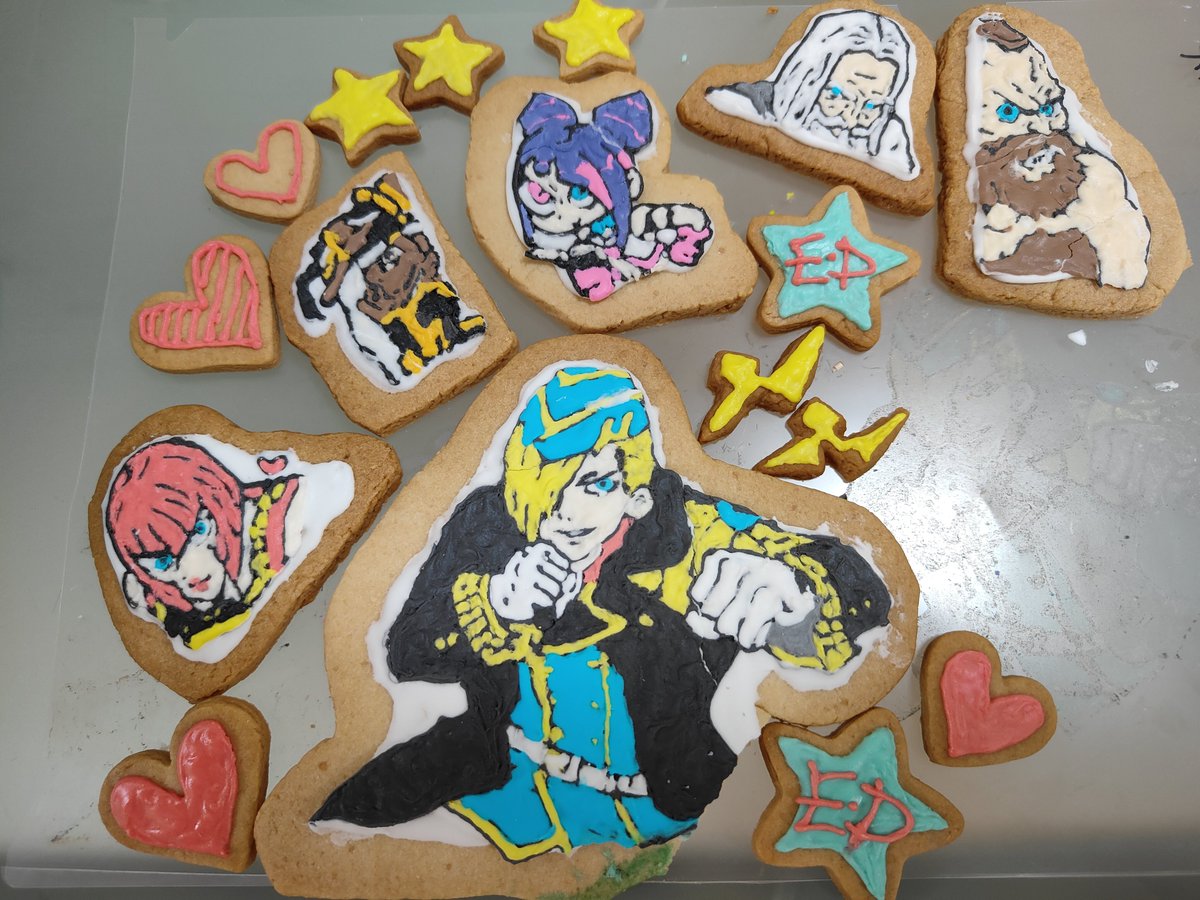 MikiriTora's tweet photo. 残りのクッキーとアイシングを楽しんでいるのだけれど、6時間ミリ単位で戦ってたら首と目死んだ😇✌️
でも我ながら可愛く出来て感動🥲

やばい、今日天ちゃんずっと放ったらかしや💦

ストリートファイター好きすぎ(笑)
コーディ早く会いたいな…❤ https://t.co/QcMyPUwkBu