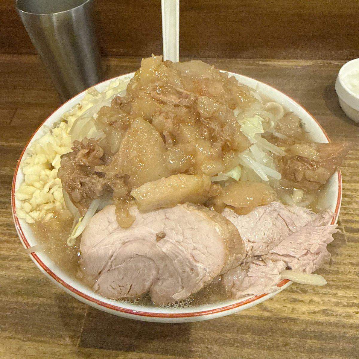 netarou556's tweet photo. 久しぶりに二郎系インスパイアで食べたけどお腹はち切れそう https://t.co/8uPd72WCvN