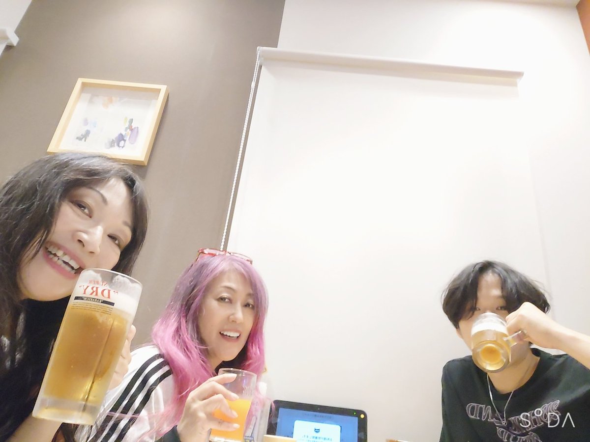 Cassano_ym's tweet photo. いよいよ😍
来週の土曜日、9/12(土)ですーー！！

花園興行さん主催
【SEX DRINK ROCK’NROLL FES. 2026　SATURDAY  ALLNIGHT  FOREVER】

一応、全体としては音楽のイベントなんですが、私たち【劇団☆麗撃】はお芝居で出させて頂きます🤣

今日は稽古の後に、ゲストのKAITOくんも一緒に乾杯🍻

「アマデウスコ」の30分凝縮版、めちゃめちゃ頑張って作りました💓

初めて観る方はもちろん、本編を観たよーって方も楽しめるはず！
だってKAITOくん、あの大事な役をやってくれるんだもん😁❣️

まだまだご予約承ってます！！
お時間作って頂ける方、ぜひともご一報くださいませm(_ _)m❤️

よろしくお願いしますー！

オールナイトのイベント、私たちは18時〜、途中出入りは自由です👍

：：：：：
9月12日（土）新宿LOFT
SEX DRINK ROCK’NROLL FES. 2026　SATURDAY  ALLNIGHT  FOREVER　タイムスケジュール
16:30開場
●バーステージ
17:00～17:30 辻に松
18:00～18:30 劇団麗撃
19:10～19:40 Shimpei
20:10～20:40 ホキ德田  
21:20～21:50 マイケッツ
23:00～23:30 the atmos.
24:00～24:30 石川雄也・マメ山田
25:00～25:30 American House Brother’s Band
26:00～26:30 ないものねだりず
27:00～27:30 放課後ヴィーナス
●ライブステージ
17:30～18:00 聖一バンド
18:30～19:00 THE VOLTNUTS
19:40～20:10 LINDA
20:50～21:20 新宿金蝿
21:50～22:30 外道
23:30～24:00 ザ・パーマネンツ
24:30～25:00 成瀬昭バンド
25:30～26:00 Gay City Rollers
26:30～27:00 SIS
27:30～28:00 WYRD