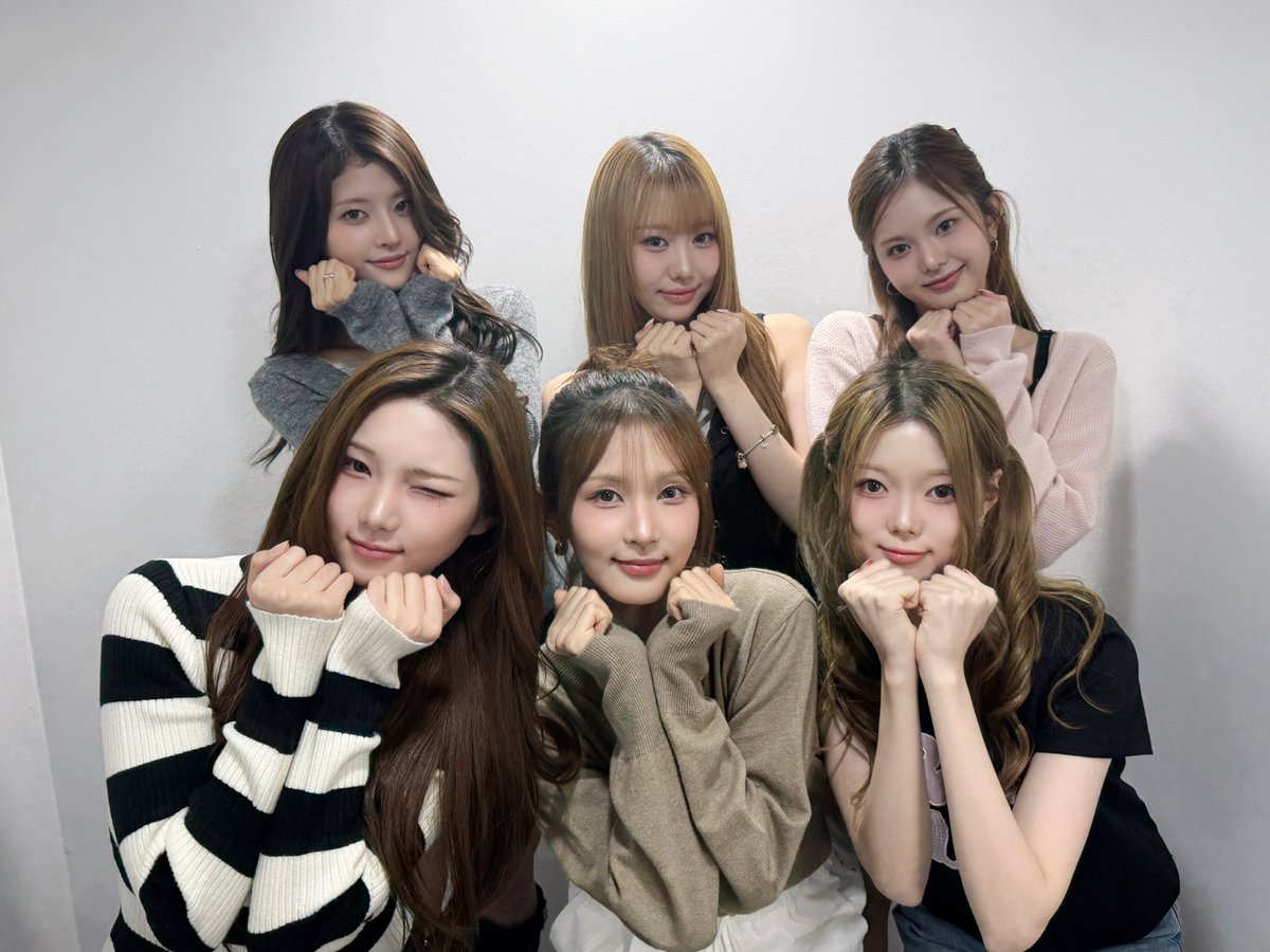 official_KIIRAS's tweet photo. [📸]

260905 KIIRAS 2nd Single ‘TA TA’ 발매 기념 팬사인회 완료💘

‘키블리’ 이부분 진짜 감동..︎❤︎ 
팡팡 터지는 불꽃놀이보다 키블리 미소가 더 예뻐🎇

#KIIRAS #키라스
#TATA #KIIRAS_TATA https://t.co/XW8RTmdHHk