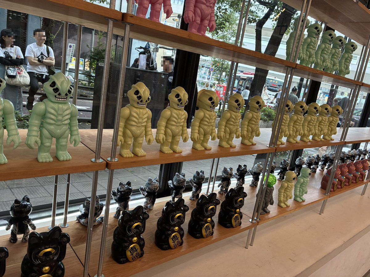 garaack's tweet photo. RHND展「go Against」
本日参加させていただきました！相変わらずガチガチに緊張してしまいました😭並んでいるグッズやソフビたちが作る素敵空間に包まれ、夢のようであっという間の1時間でした☺️森さん、スタッフの皆様本当にありがとうございました！！

#RHND展 https://t.co/ZAkCdmlk8t