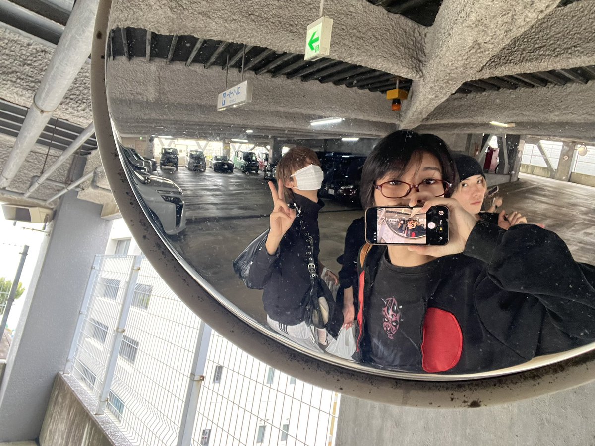 mito_shinyogayo's tweet photo. 遂にグッズ販売開始です！😭

https://t.co/ZYPhAo9Q89 

是非みんな推し活してね！！
最近のオフショも載せちゃう https://t.co/ytdWYrEN6M