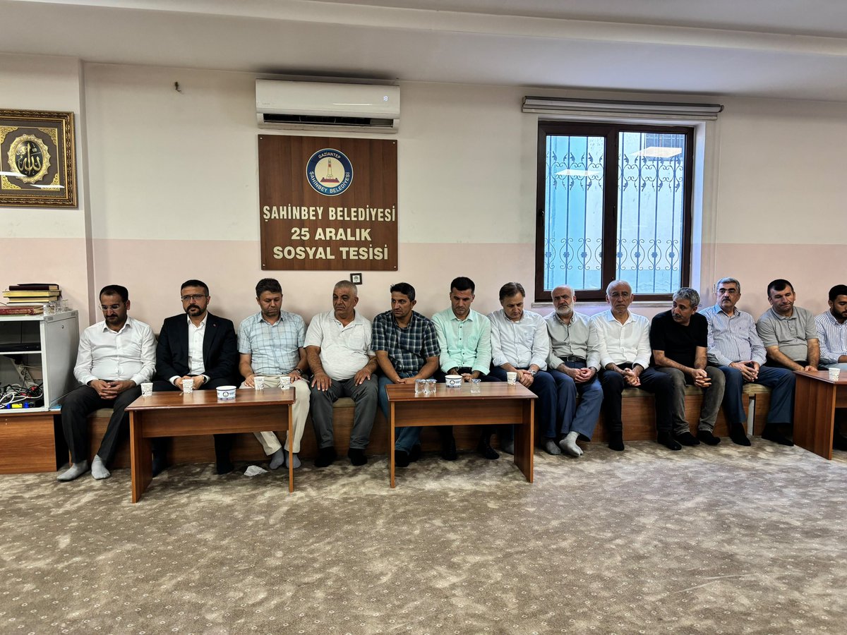 mehmetyilmazmy_'s tweet photo. Belediye Meclis Üyelerimiz ve Dava Arkadaşlarımız İle Birlikte;

Kahramanmaraş İl Müftü Yardımcısı Sn.Hasan Kiraz’ın Eşi Betül Kiraz’ın Vefatından Dolayı Taziyesine Katılarak, Başsağlığı Diledik.

Merhumenin Mekanı Cennet Olsun.🤲

@RTErdogan
@abuyukgumus
@abdulhamitgul
@fmfedaioglu
@FatmaSahin