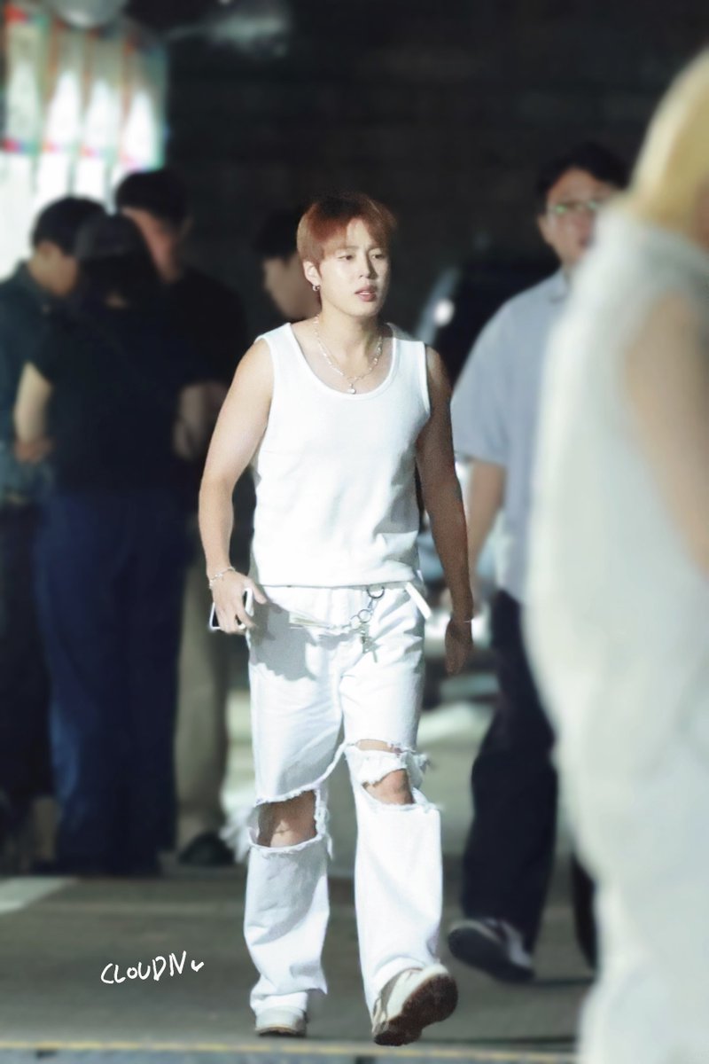 cloudn_hsw's tweet photo. 260905 하성운 천안 k-컬처박람회 출근

☁️💪🏻🫶🏻

#하성운 
#HASUNGWOON https://t.co/OrrJO8irAK
