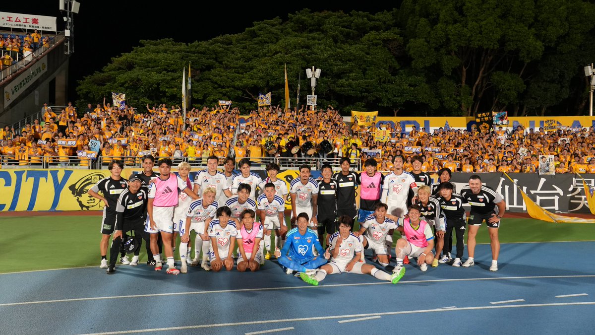 vega_official_'s tweet photo. 勝利の記念写真📸 

#VEGALTA #BREAKTHROUGH_未来を切り開け #05湘南 https://t.co/2Sc1DVT4lE