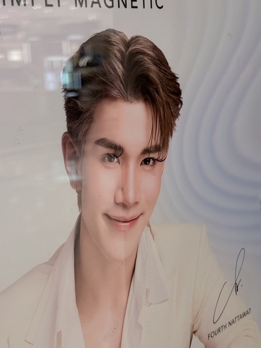 achiterudent's tweet photo. ใครเอาขนตามาติดให้โฟร์ทวะ55555555 https://t.co/OBIZsirrb3