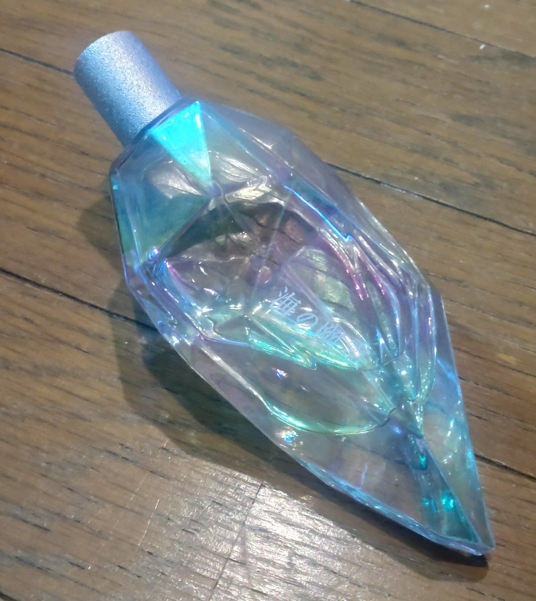 ganchan5129's tweet photo. これ
全種類買ったのですが。。。
自分が生きてる間に使い切れるか？
米友と冗談で言い合ってたけど。。
１本目まだ半分も減ってない
これ、皆さんどうされてます？
#米津玄師
#パルファム https://t.co/jmY99QxyYN