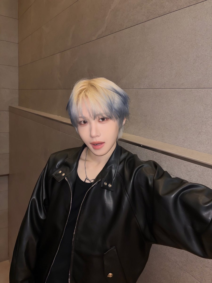 TUNEXX_official's tweet photo. 🖤🖤🖤

#TUNEXX #튜넥스
#Sihwan #시환 
#BLUE_MODE https://t.co/IbXVoXO9fS