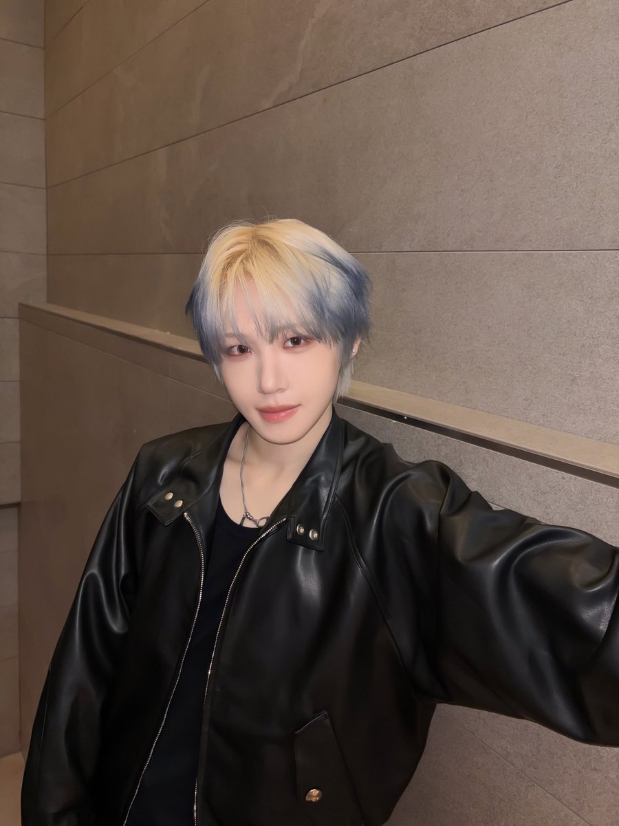 TUNEXX_official's tweet photo. 🖤🖤🖤

#TUNEXX #튜넥스
#Sihwan #시환 
#BLUE_MODE https://t.co/IbXVoXO9fS