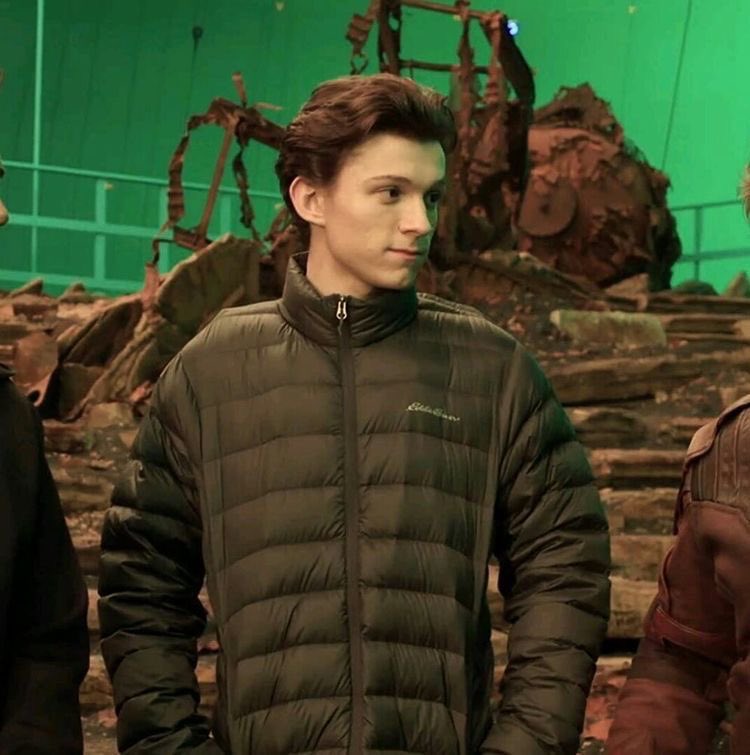 roratosy's tweet photo. Infinity war prince charming hair I think of you everyday https://t.co/Se5HlcgYRl