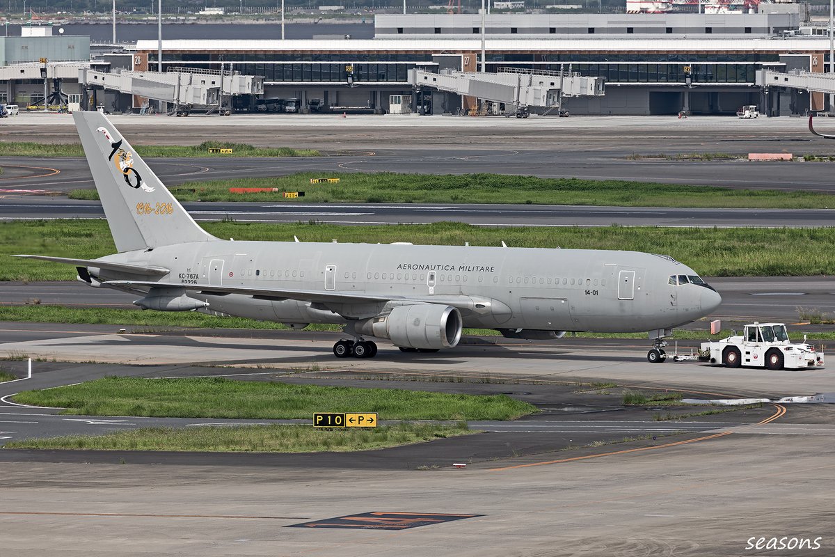 Seasons4100's tweet photo. 2026/9/5 TT
IAM1430 KC-767A/MM62226
8° Gruppo Volo “Breus”(1916-2016)100th Anniversary Emblem(14-01)
981→123へスポット移動のトーイングを狙いました👍
陽が出てきてうれしいと思ったが…
#KC767A https://t.co/oGn9O3vD1C