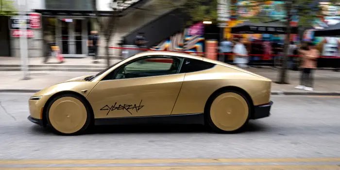 EMuskettX's tweet photo. Tesla launches steering wheel free Cybercab robotaxi in Austin https://t.co/DHvlwBhJ2W