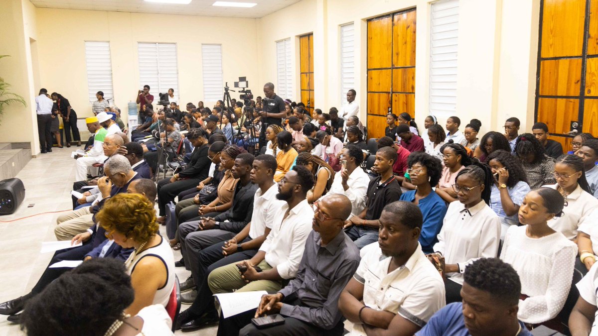 lequotidien509's tweet photo. L’Université Quisqueya a organisé, le vendredi 4 septembre 2026, une cérémonie interreligieuse en hommage aux victimes du massacre de Kenscoff et d’autres violences rapporte le @nouvelliste . #Haïti #Kenscoff #Mémoire #UniversitéQuisqueya https://t.co/UJz3wXTcAm