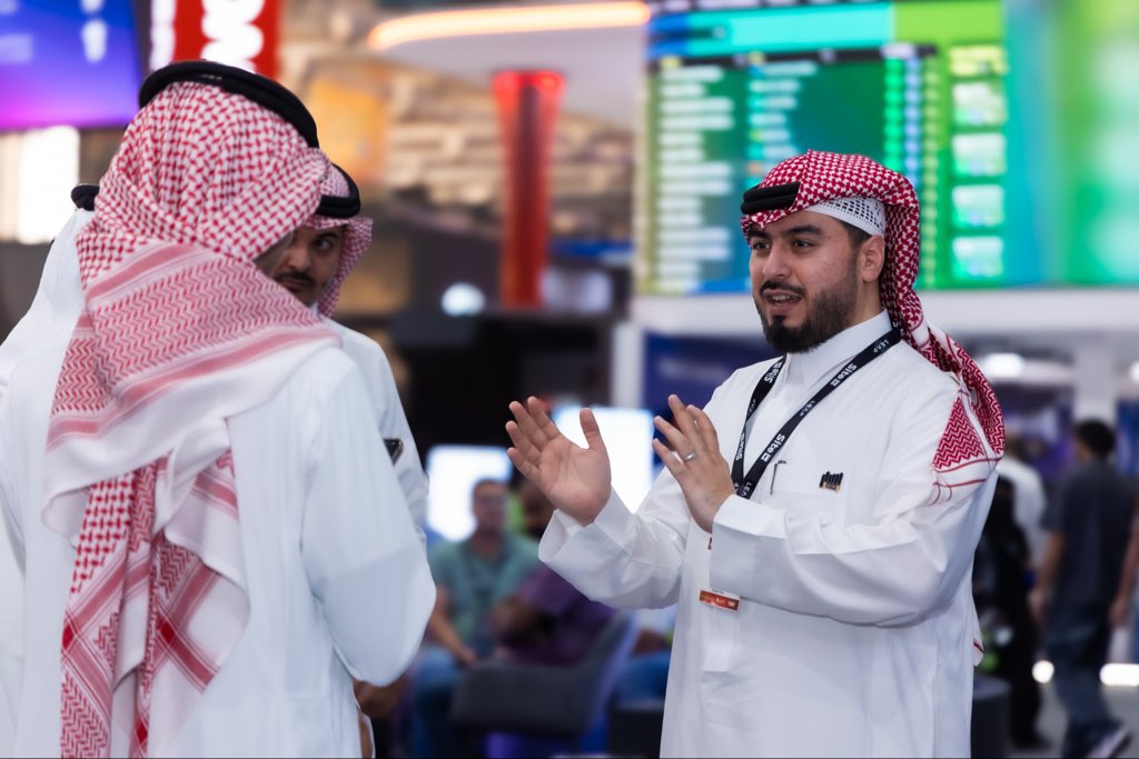 yaaseersa's tweet photo. جانب من تواجد فريق #شركة_يسير في #LEAP2026 🚀

أيامٌ حافلة باللقاءات، وتبادل الخبرات، واستكشاف الفرص وأحدث التوجهات في التحول الرقمي والذكاء الاصطناعي.

نواصل في يسير بناء العلاقات واستكشاف فرص جديدة تصنع أثرًا للمستقبل.

#شركة_يسير #ليب26  #التحول_الرقمي #الذكاء_الاصطناعي https://t.co/J7O64Noa3j
