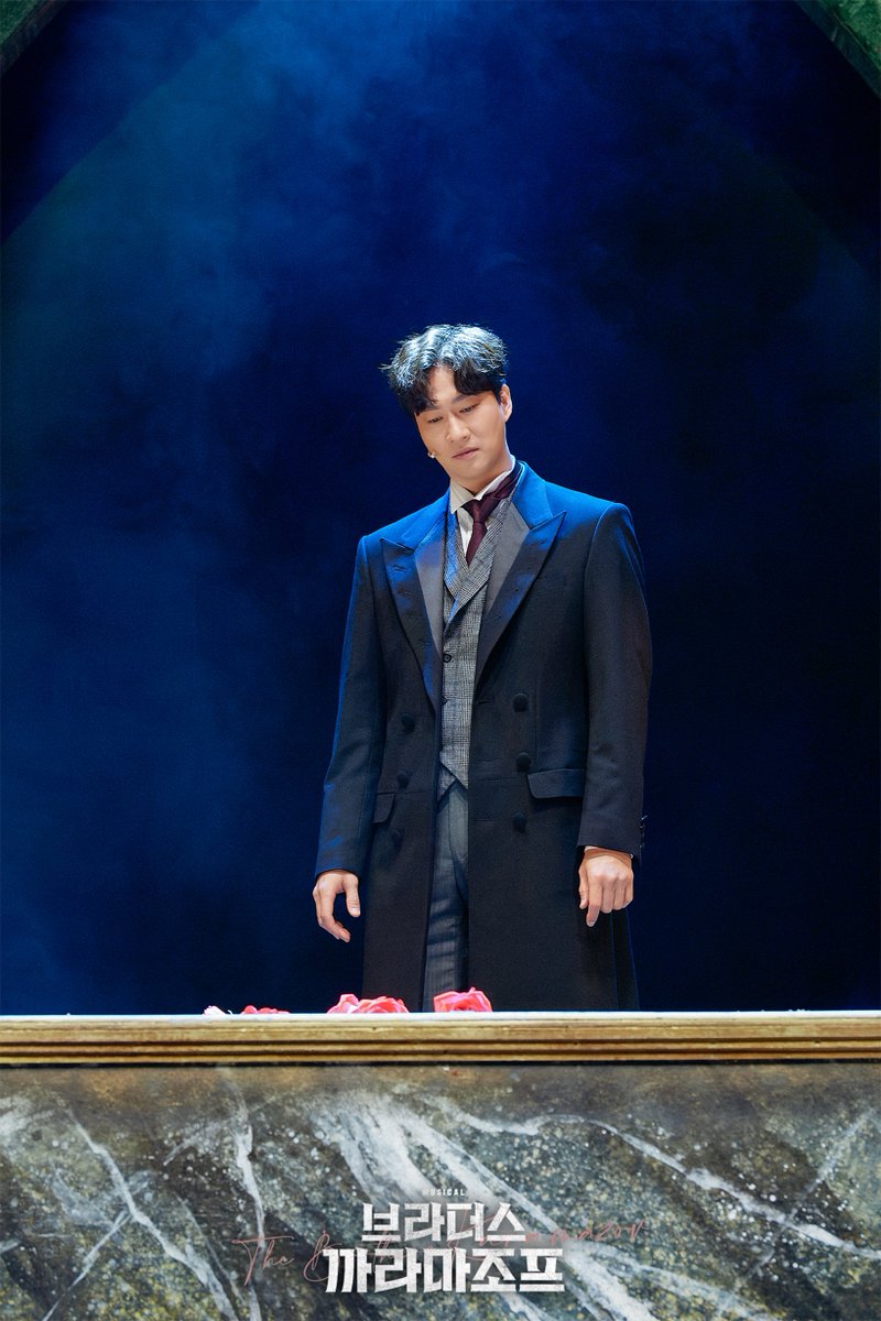 orchardmusical's tweet photo. 뮤지컬 #브라더스까라마조프

☦️ 𝐋𝐀𝐒𝐓 𝐊𝐀𝐑𝐀𝐌𝐀𝐙𝐎𝐕
이반ㅣ안재영

𝟗월 𝟔일(일) 𝟭𝟰:𝟬𝟬
극장에서 뵙겠습니다.

이반, 한동안 생각하다가,
그곳에서, 부서진 꽃들을 주워 모아
어머니의 무덤가에 간다.
𝐌𝐔𝐒𝐈𝐂𝐀𝐋 𝐁𝐑𝐎𝐓𝐇𝐄𝐑𝐒 𝐊𝐀𝐑𝐀𝐌𝐀𝐙𝐎𝐕
𝟐𝟎𝟐𝟔.𝟎𝟓.𝟏𝟐-𝟎𝟗.𝟎𝟔
NOL 씨어터 대학로 우리투자증권홀
