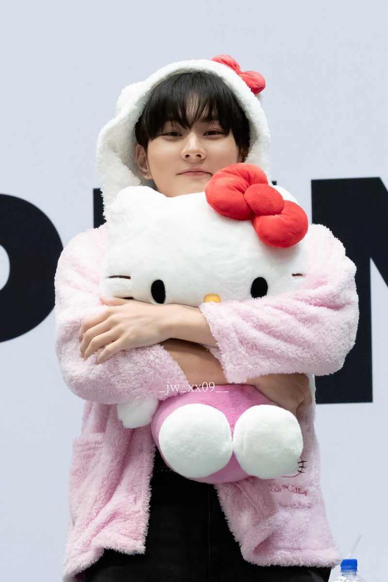 _jw_xx09__'s tweet photo. 260905 THE SIN:BLISS
プレミアムサイン会

나 안아🫂🎀

#ENHYPEN #엔하이픈 #JUNGWON #정원 #ジョンウォン https://t.co/F9Xp0SN5EE