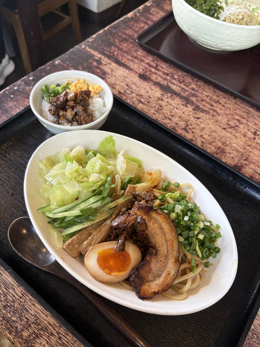 ikusan0801's tweet photo. 麺活の日🍜
夏が終わる前に那須塩原の竹風へ
大好きな冷やし担々麺食べた♡
デザートの杏仁豆腐も��き🥰
散歩しに🤔アウトレット🛍️
これまたここのロコスタイルマートで売っているわらび餅が美味しいの😋
野菜と果物🍇も沢山買えたので満足
ちょっと遠いけど
定期的に通っちゃうんだよね😅 https://t.co/r2qhtajUml