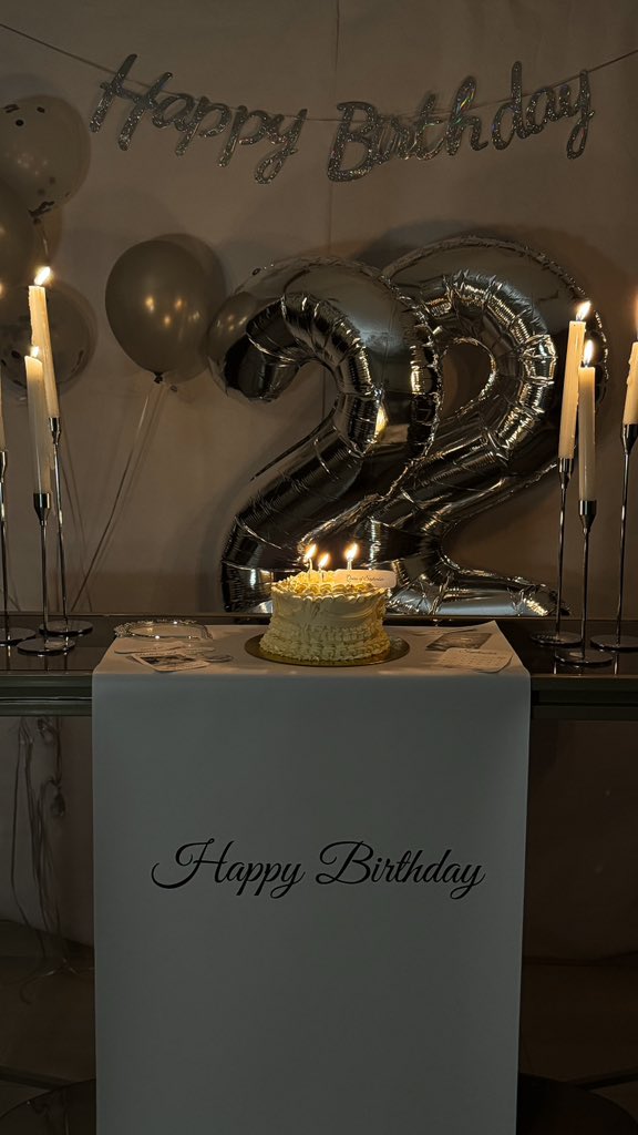 a7bdiii's tweet photo. Hello 22❣️🦢 https://t.co/YGGAXhHhSn