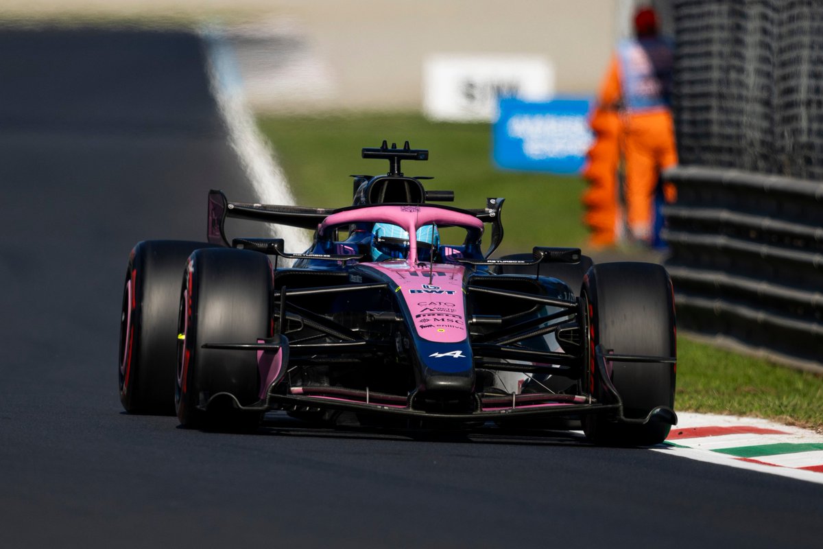 TearOffFR's tweet photo. Qui a bougé la chaise temporelle ? Car Pierre Gasly est premier actuel de la feuille des temps avec 3 minutes restantes 🤯

On retrouve derrière lui Max Verstappen (+0.019) et Franco Colapinto (+0.050) !

#F1 #ItalianGP https://t.co/2xef2bZ320