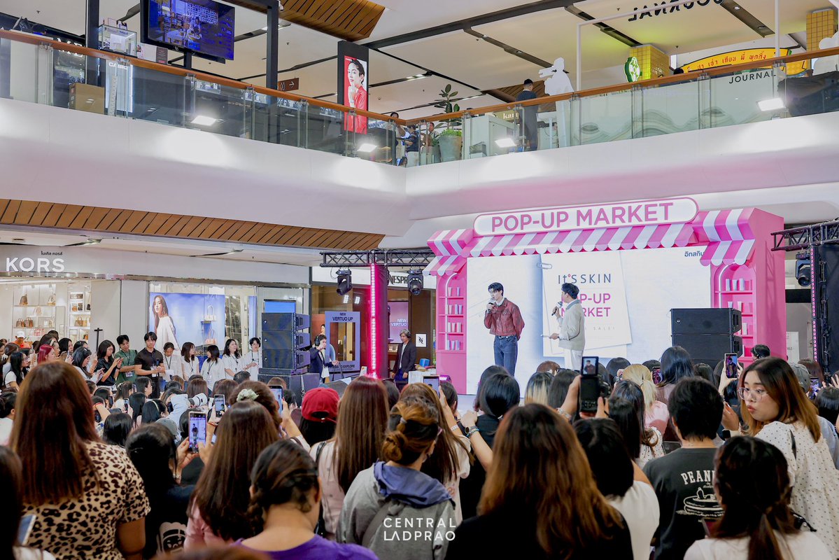 CentralLadprao's tweet photo. มาแล้วจ้า! ภาพบรรยากาศความประทับใจจากงาน It’S SKIN POP-UP MARKET : SPECIAL SALE! 

พิเศษสุดๆ เมื่อ “มีน นิชคุณ” พรีเซ็นเตอร์ It’S Skin ‘Cleanser’ มาร่วมสร้างสีสัน พร้อมส่งต่อรอยยิ้มและความสุขให้แฟนๆ กันแบบเต็มอิ่ม 🫶🏻✨

📌 ลานโปรโมชัน ชั้น 1 เซ็นทรัล ลาดพร้าว

#ITSSKINPOPUPMARKET #MEENxITSSKINPOPUP #meennicha8 #CentralLadprao