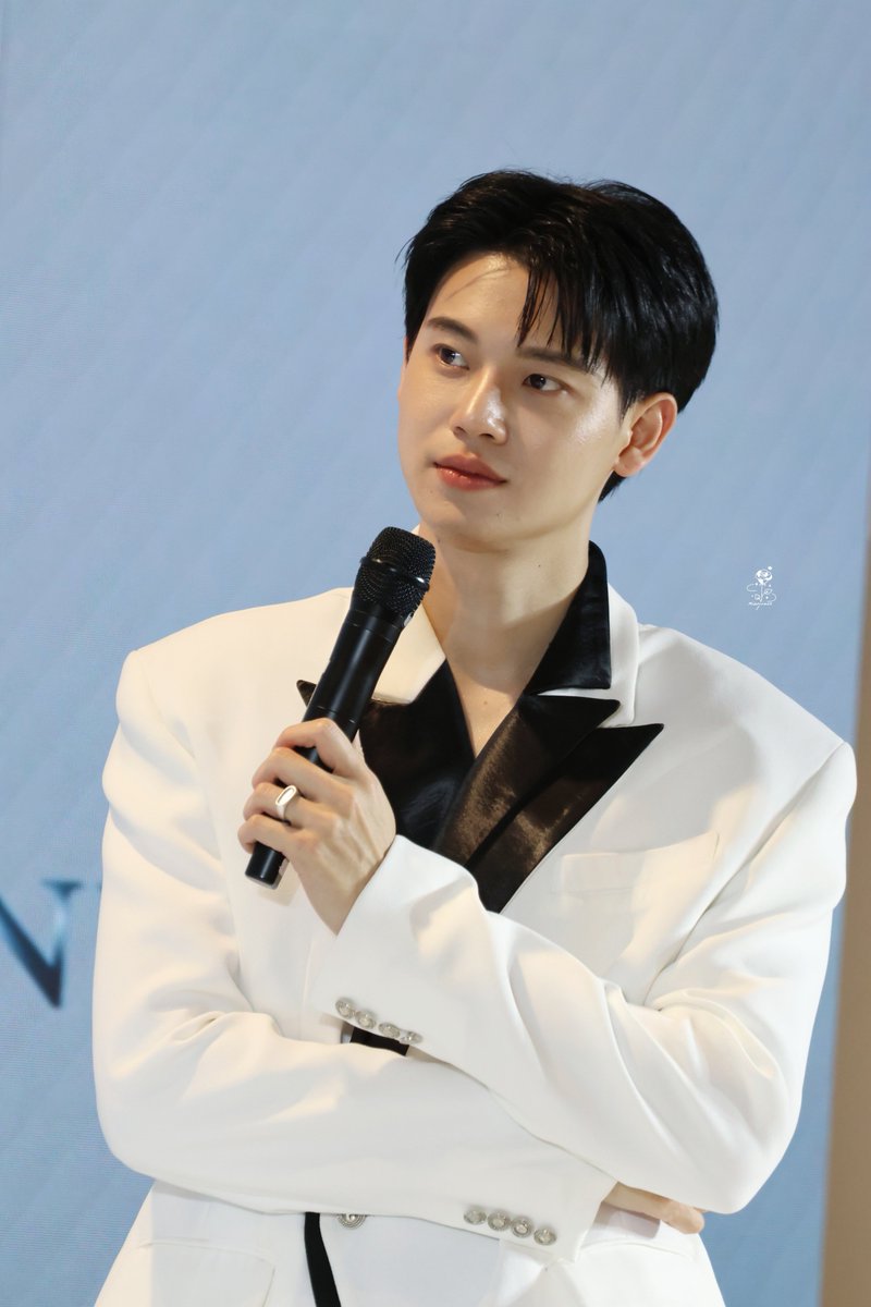 Miemieoz's tweet photo. Set 2 ! — My sunshine boy ☀️🌻✨
 #yinyin_anw #warwanarat #yinwar #หยิ่นวอร์ 

FRIENDS OF DESTINY YINWAR 09 #DestinyclinicxYinWar https://t.co/L0rGvQLABT