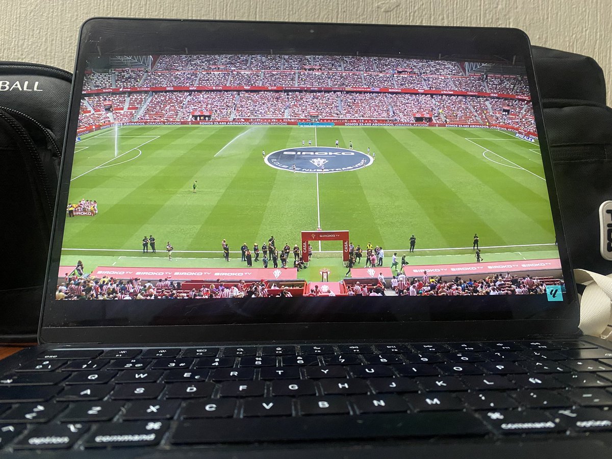 ASMA1963's tweet photo. 8:10 de la mañana en Ciudad de Guatemala …. ❤️🤍❤️ para los sentimientos no hay distancias … vamos @RealSporting !!!! Vamos mi Gijón !!!! https://t.co/7SriBfltfO