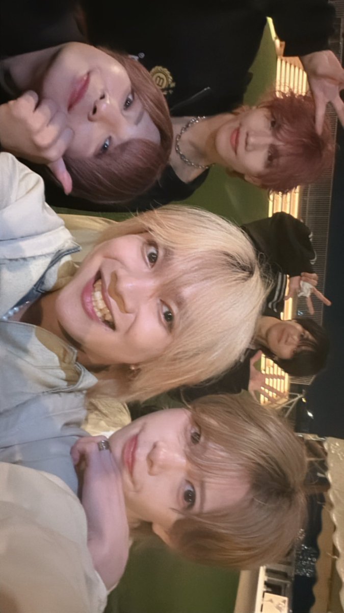 fubuki_idoll's tweet photo. あー楽しかったなあーー。
グループの垣根を超えてとても
素敵なライブでした🫶

このような機会を作って下さり
そして何よりこの日の為に時間を作って
見に来てくれたファンの皆んなが
だいすきだ😭😭 https://t.co/JX1cyO8fxn