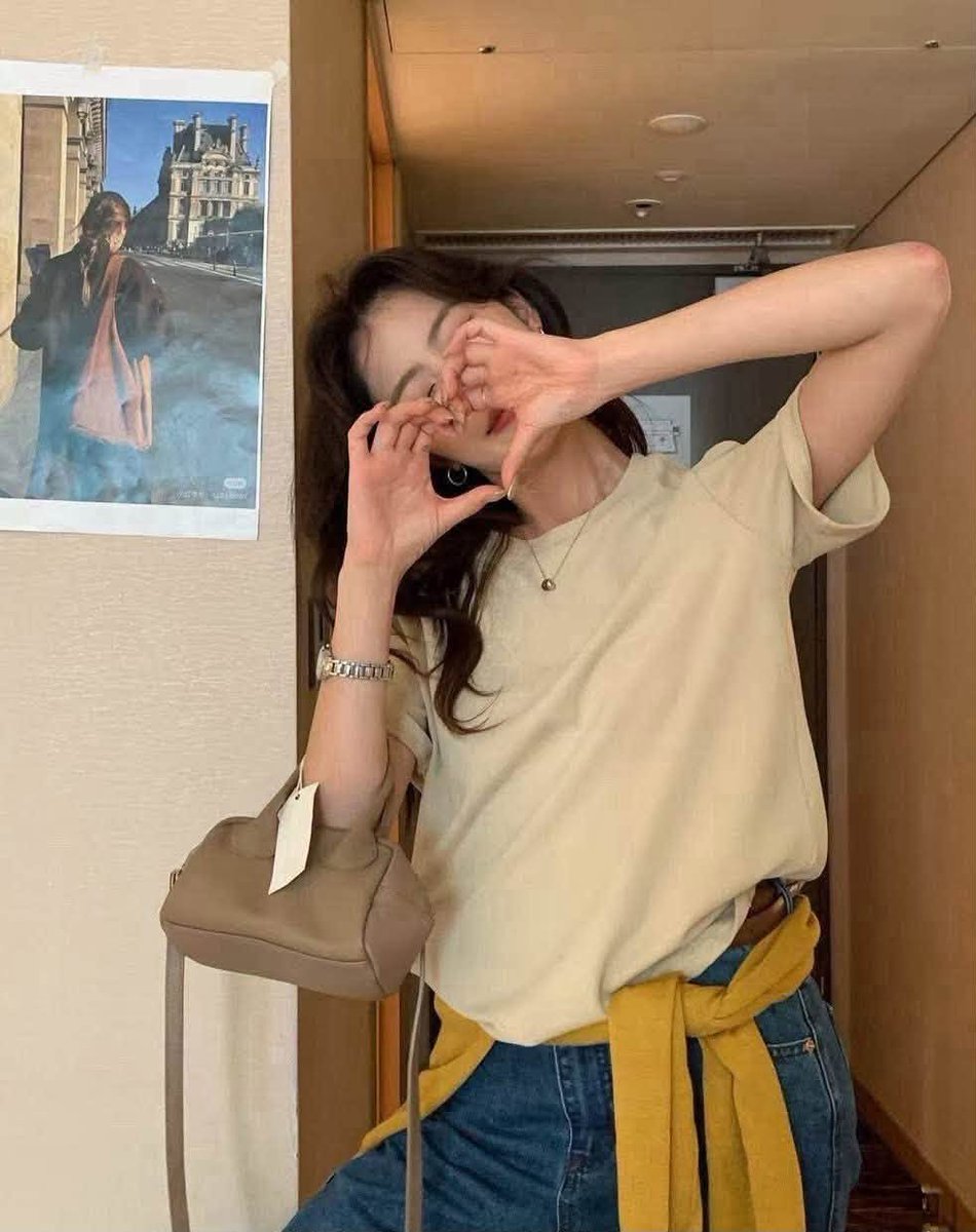 RelaxNicole's tweet photo. #預購中 #短袖 #磨毛 #上衣
9 色
尺寸 胸50 衣��60 公分(平量) https://t.co/hVIBonlqSF