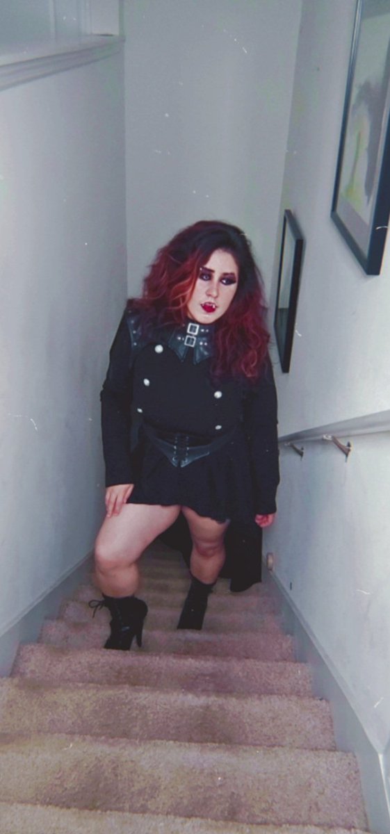 MonstrumDivina's tweet photo. ιη му ναмριяє єяα 🥀⚰️🩸 #gothgirl #makeup #altfashion https://t.co/9yQhBCr4Ph