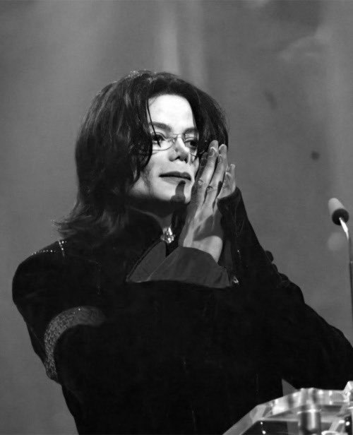 lizzys_sk3tches's tweet photo. those “i have michaelphobia 🥺” bitches need to contract the black plague like what do you mean?!?! https://t.co/uoOKYRmPaN